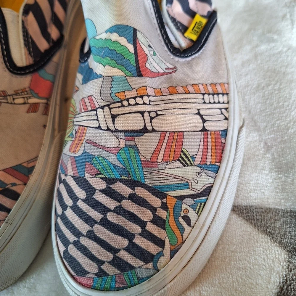 VANS Beatles Yellow Submarine Slip On Limited Edition Shoes Men's 7.5 Women's 9